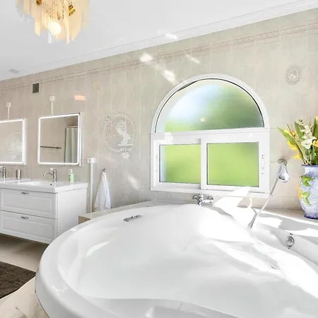 Luxurious Costa Del Sol * 푸엔히롤라